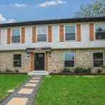2605 Loyola Ln